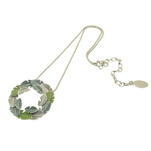 Leaf wreath necklace